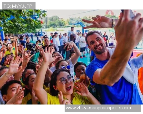 篮球球星亲临足球场观赛 看明星球员如何展现竞技魅力